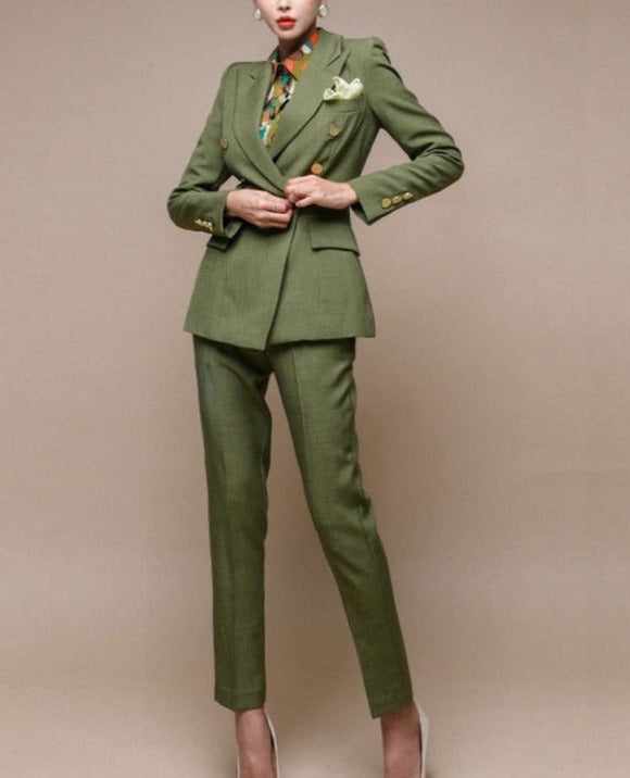Sophisticated Garment with a Clean Classic Look
