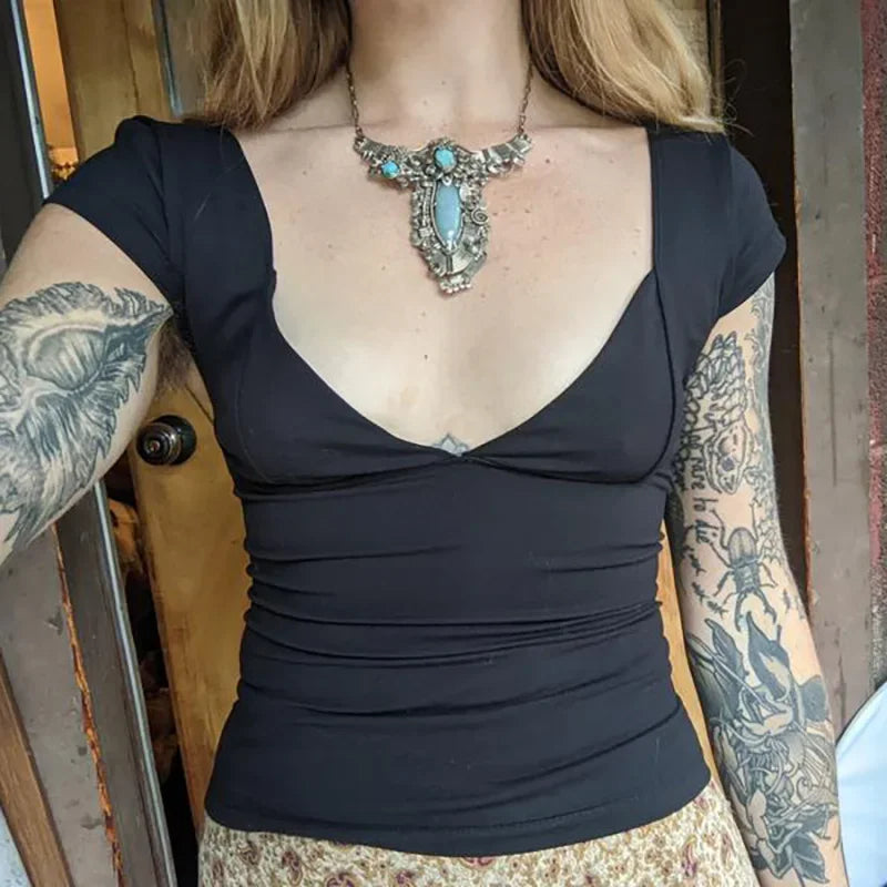 Well Tailored Top with a Graceful Silhouette