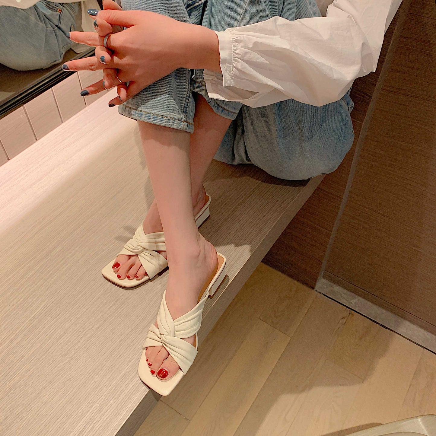 Effortlessly Elegant Garment with a Timeless Design