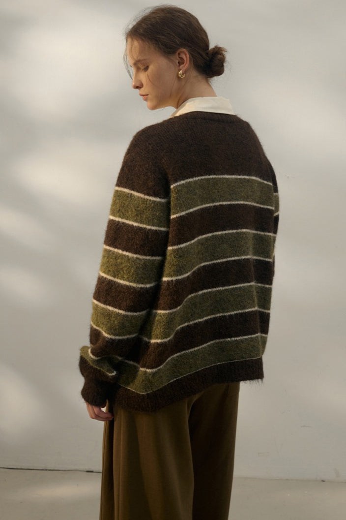 Classic Vintage Cardigan with a Flattering Fit