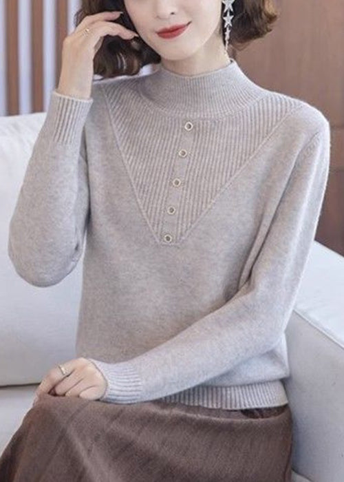 Effortlessly Elegant Top with a Timeless Design