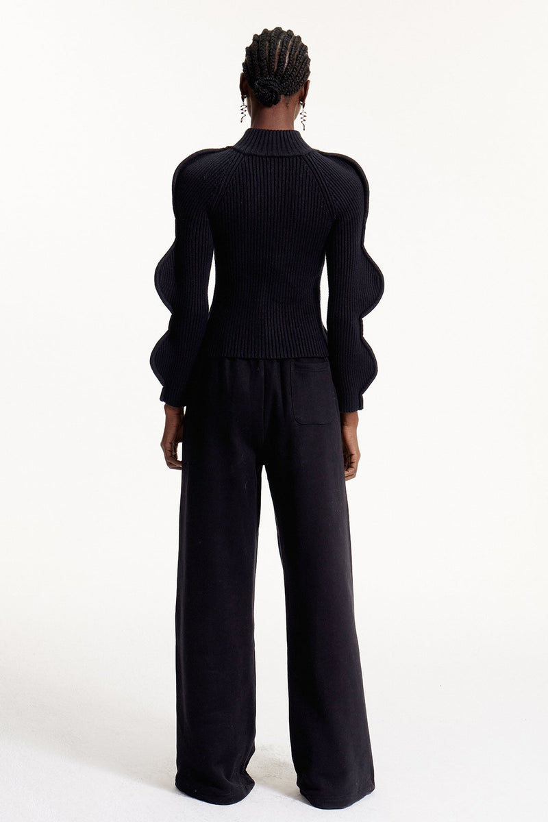 Well Tailored Top with a Graceful Silhouette