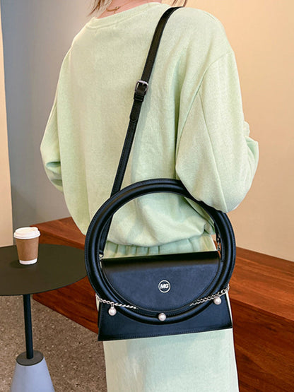 Well Tailored Bag with a Graceful Silhouette