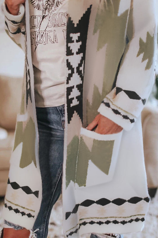 Well Tailored Sweater with a Graceful Silhouette