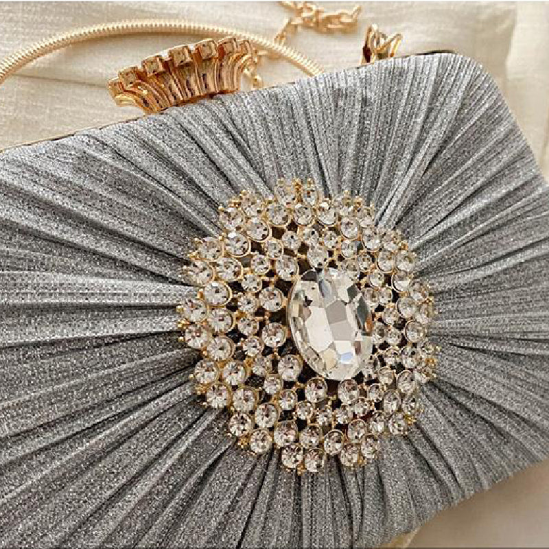 Classic Vintage Bag with a Flattering Fit