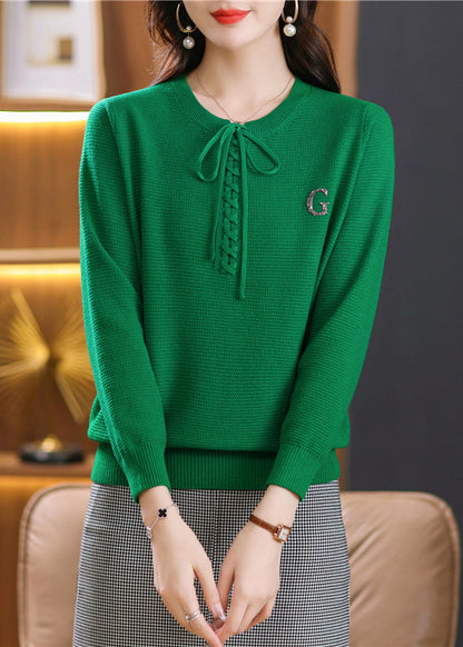 Classic Vintage Sweater with a Flattering Fit