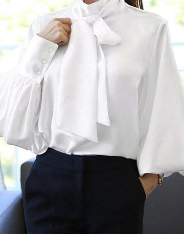 Effortlessly Elegant Blouse with a Timeless Design