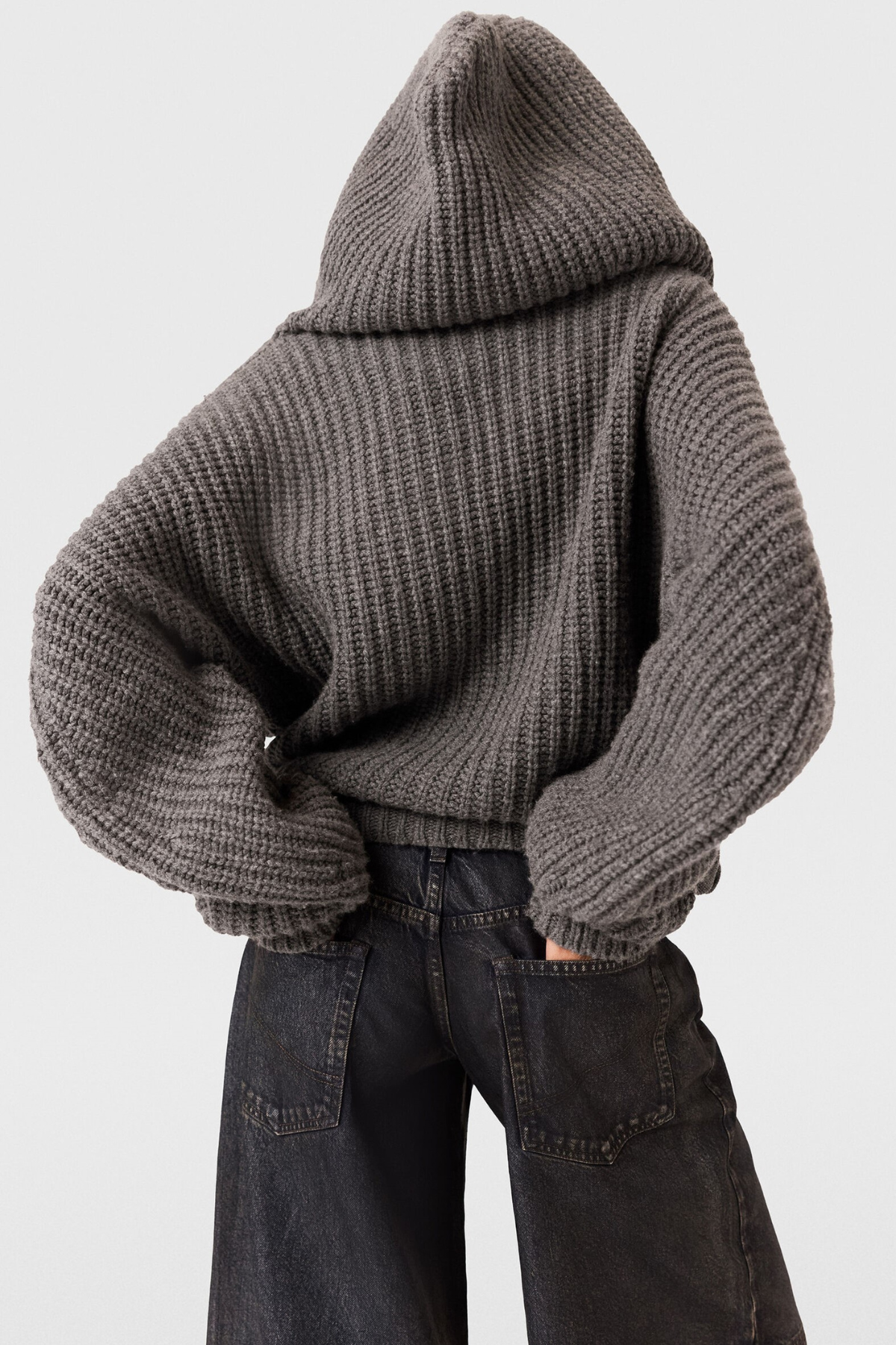 Effortlessly Elegant Cardigan with a Timeless Design