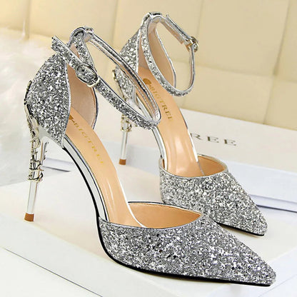 Gracefully Styled Garment for Any Occasion
