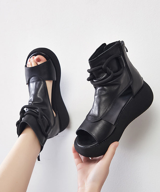 Well Tailored Sandals with a Graceful Silhouette