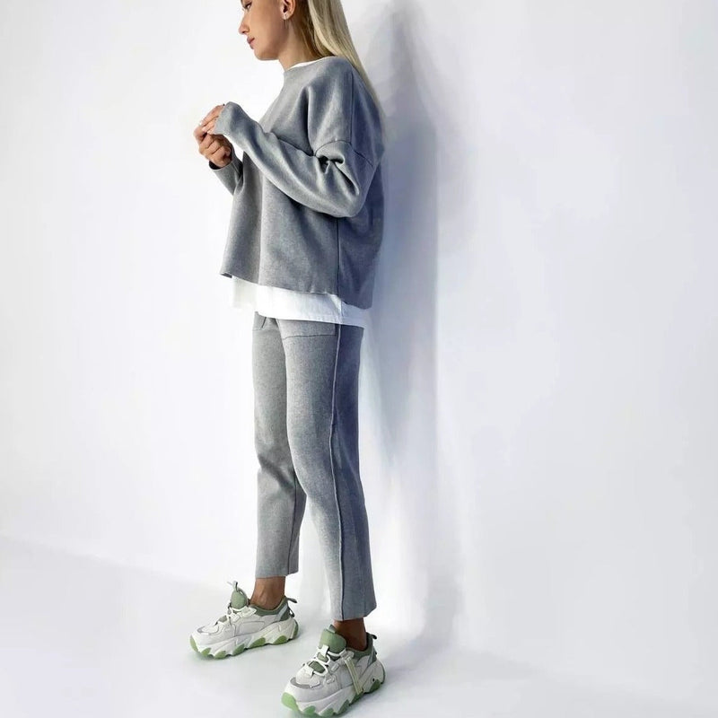 Classic Vintage Sweater with a Flattering Fit