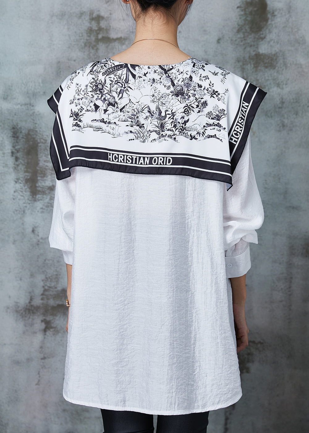 Sophisticated Blouse with a Clean Classic Look