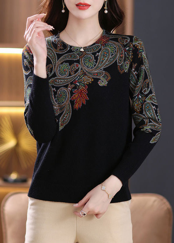 Classic Vintage Sweater with a Flattering Fit