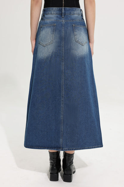 Effortlessly Elegant Garment with a Timeless Design