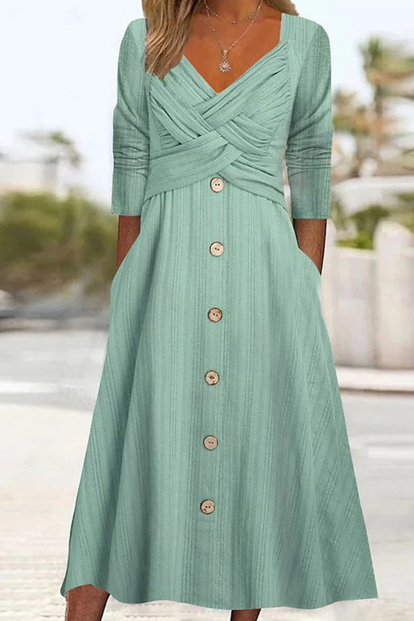 Beautifully Finished Dress in a Timeless Design