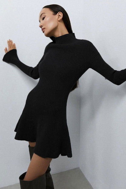 Classic Vintage Sweater with a Flattering Fit