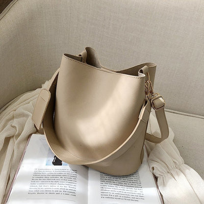 Polished Bag with an Effortless Classic Look