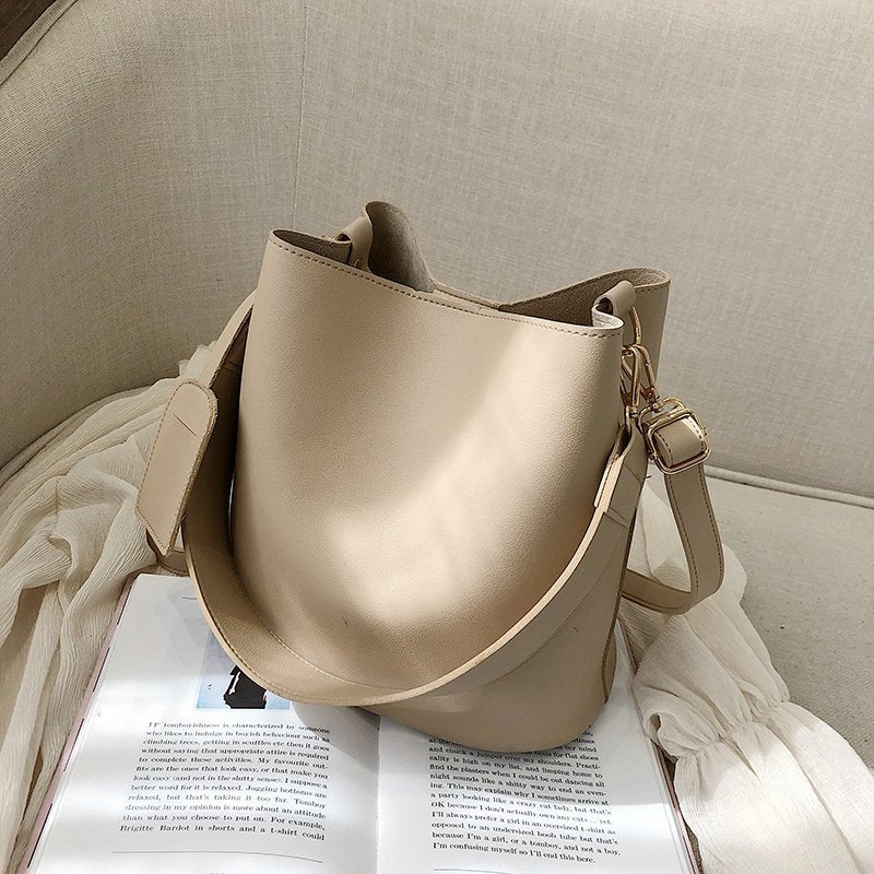 Polished Bag with an Effortless Classic Look