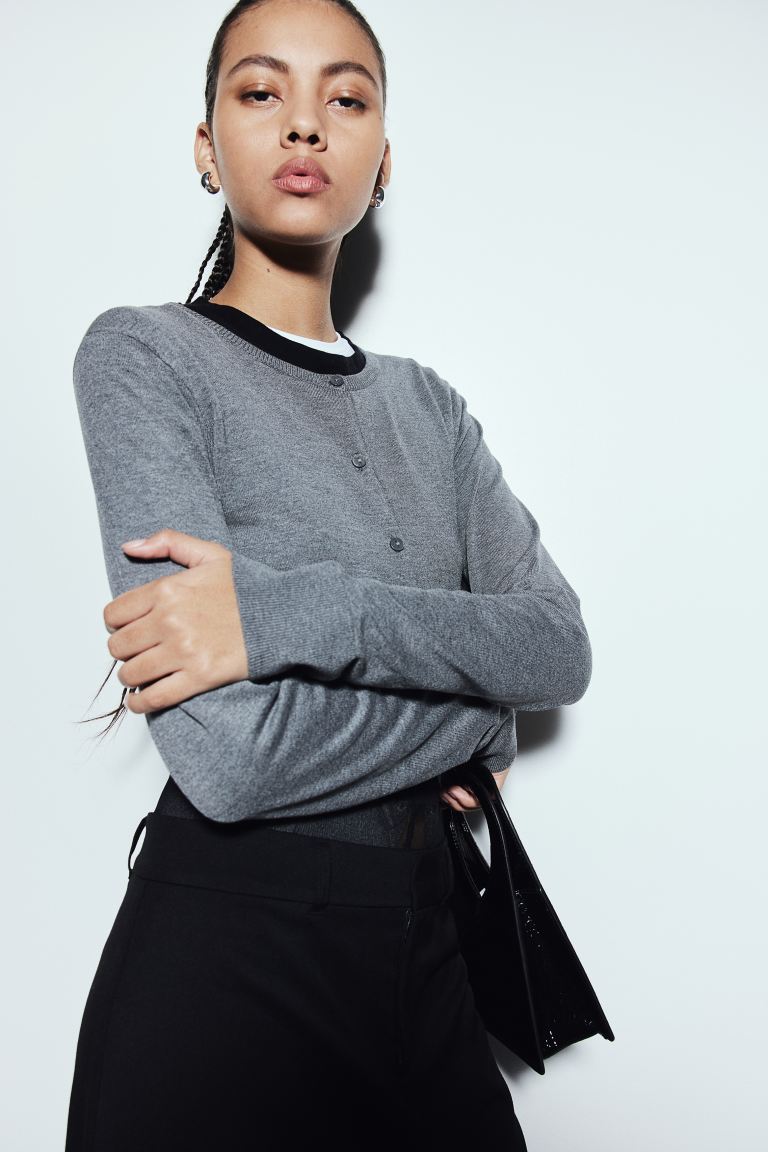 Well Tailored Cardigan with a Graceful Silhouette