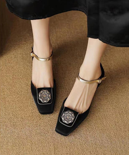 Well Tailored Sandals with a Graceful Silhouette