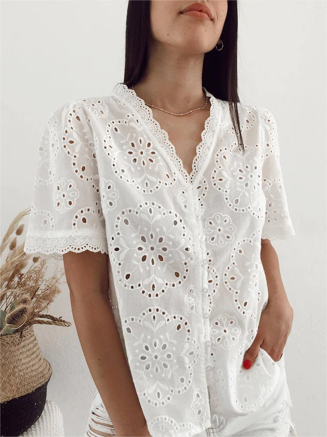 Elegantly Styled Blouse for Everyday Wear