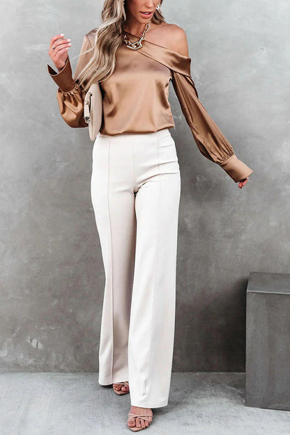 Sophisticated Blouse with a Clean Classic Look