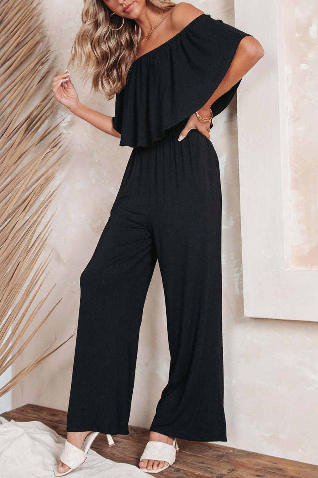 Sophisticated Garment with a Clean Classic Look