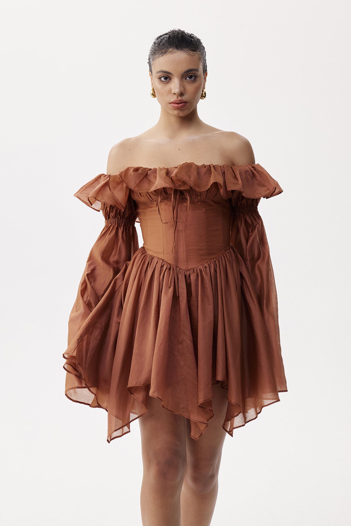 Beautifully Finished Dress in a Timeless Design