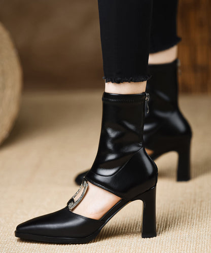 Well Tailored Boots with a Graceful Silhouette