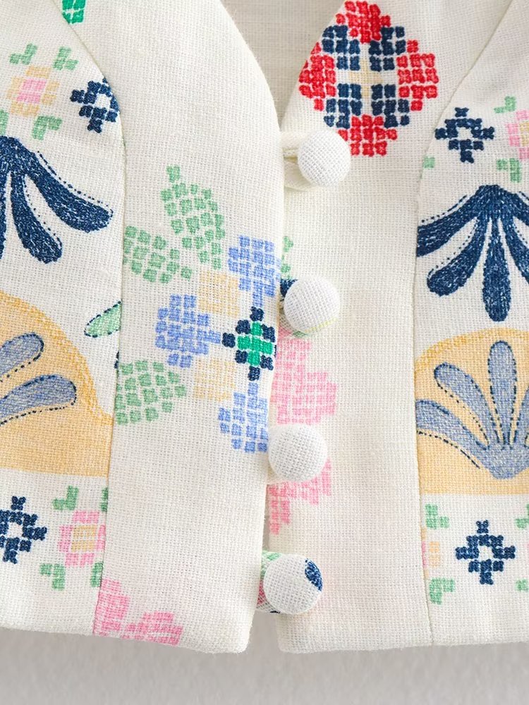 Beautifully Finished Garment in a Timeless Design
