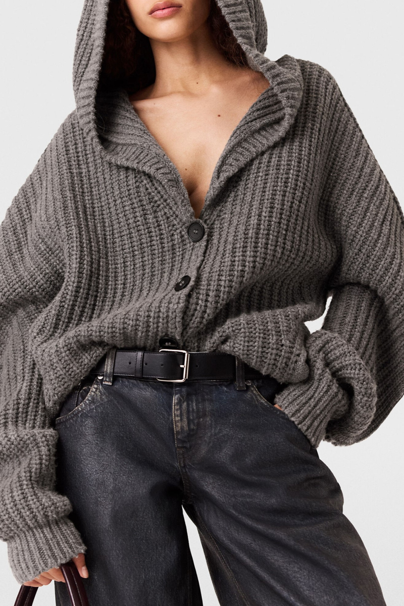 Effortlessly Elegant Cardigan with a Timeless Design