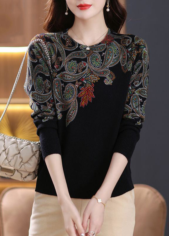 Classic Vintage Sweater with a Flattering Fit
