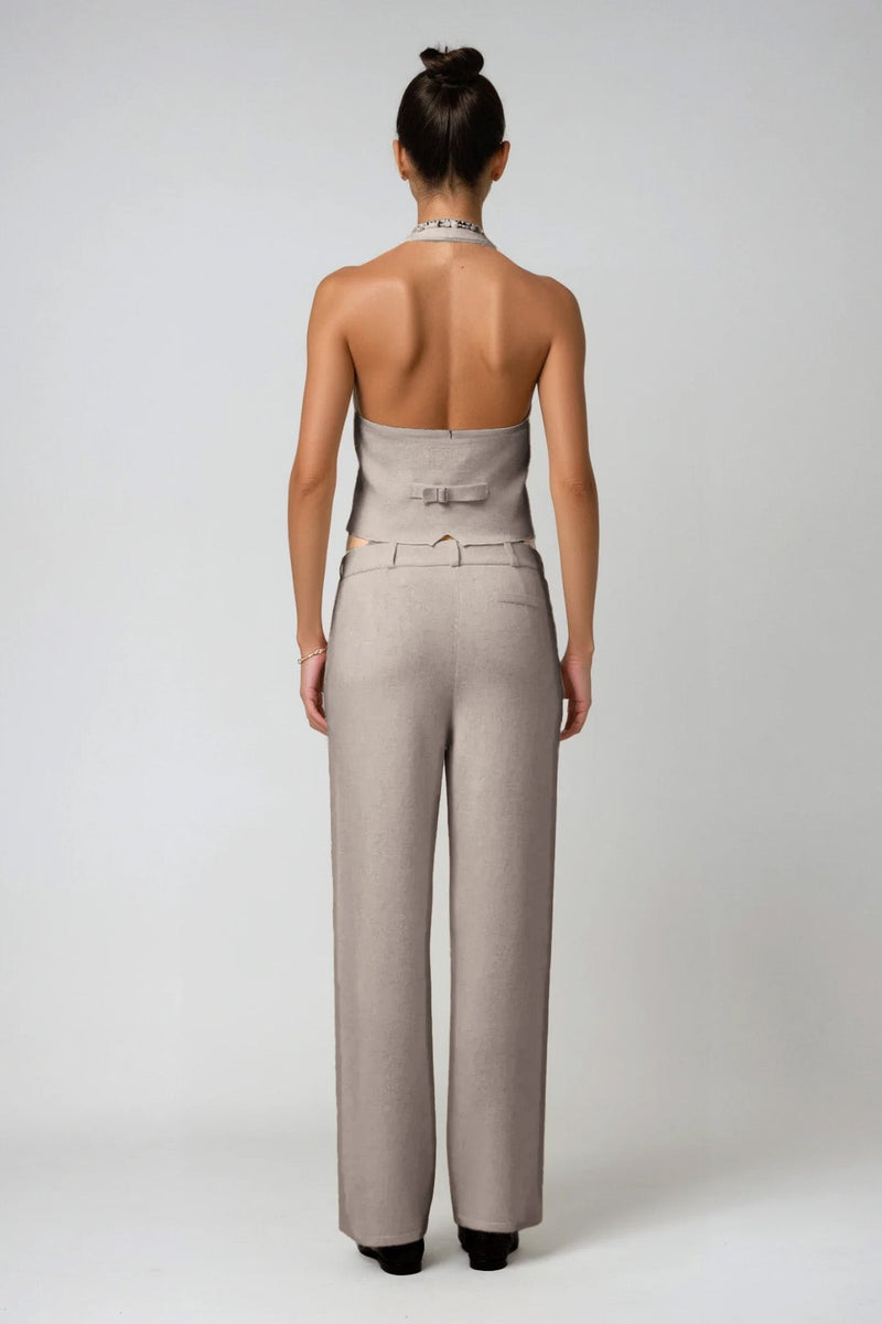 Well Tailored Pants with a Graceful Silhouette