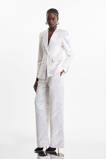 Elegantly Styled Pants for Everyday Wear
