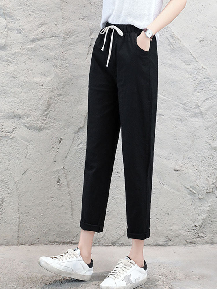 Elegantly Styled Trousers for Everyday Wear