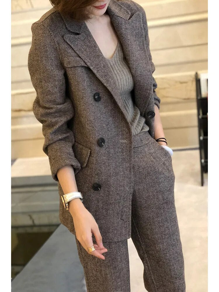 Effortlessly Elegant Garment with a Timeless Design