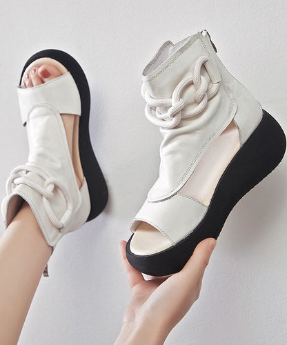 Well Tailored Sandals with a Graceful Silhouette