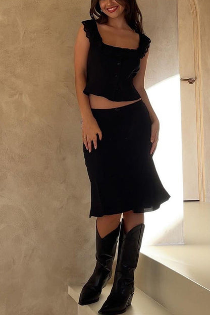 Well Tailored Top with a Graceful Silhouette