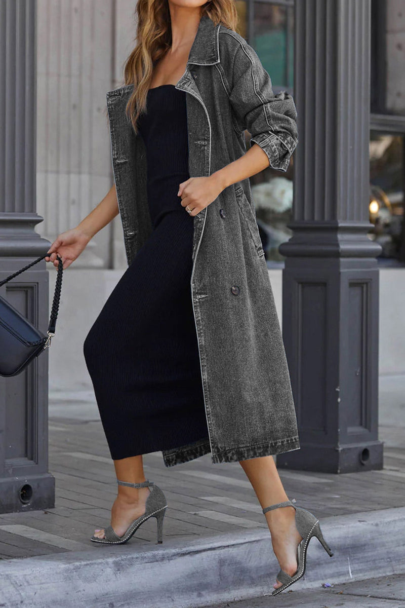 Beautifully Finished Coat in a Timeless Design