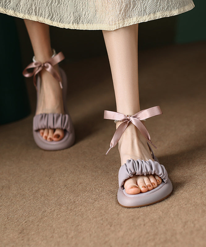 Well Tailored Sandals with a Graceful Silhouette