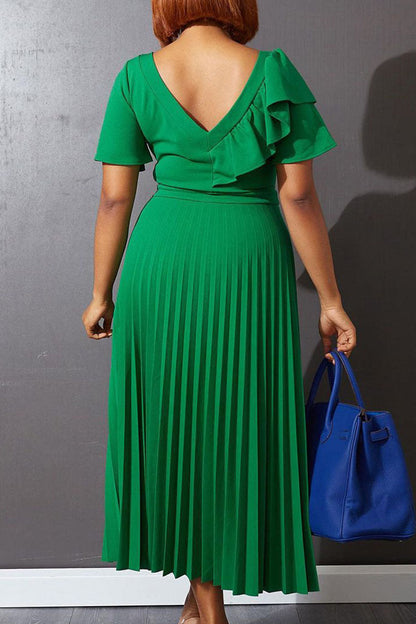 Well Tailored Dress with a Graceful Silhouette