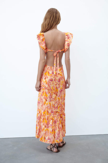 Beautifully Finished Dress in a Timeless Design
