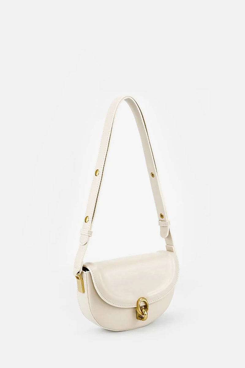 Gracefully Styled Bag for Any Occasion