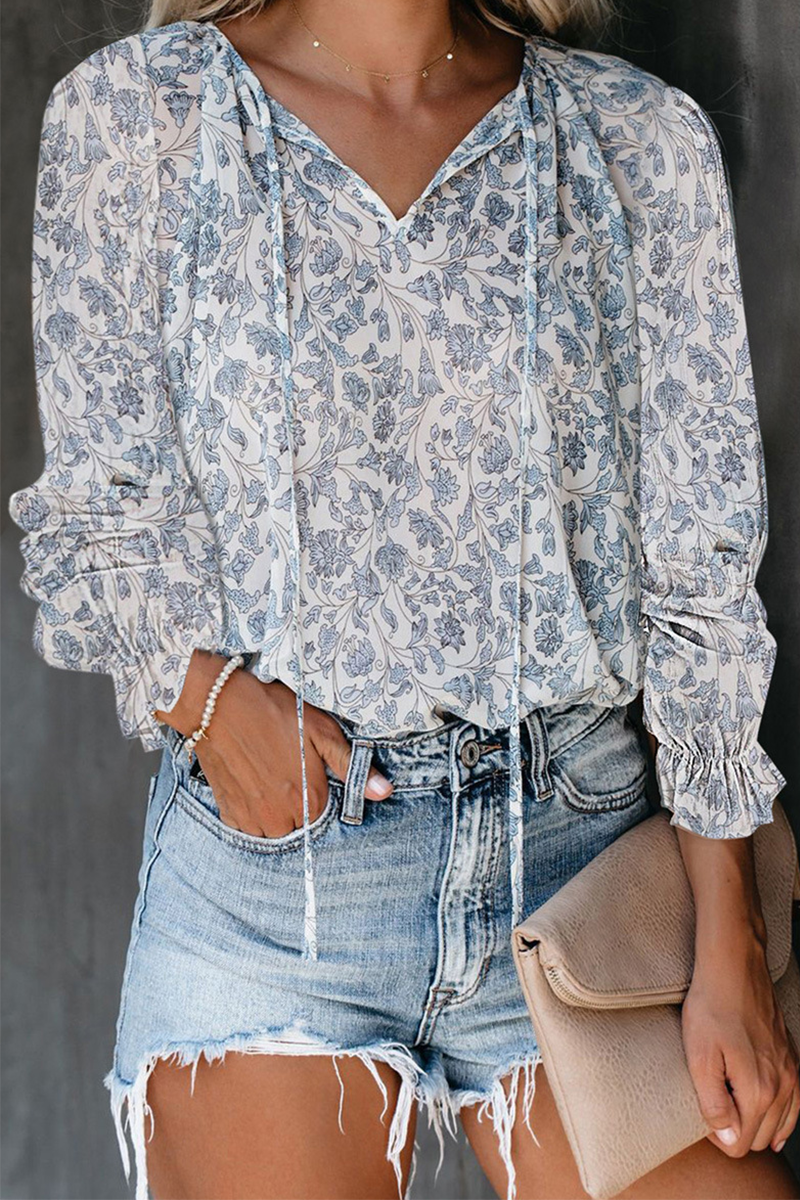 Well Tailored Top with a Graceful Silhouette