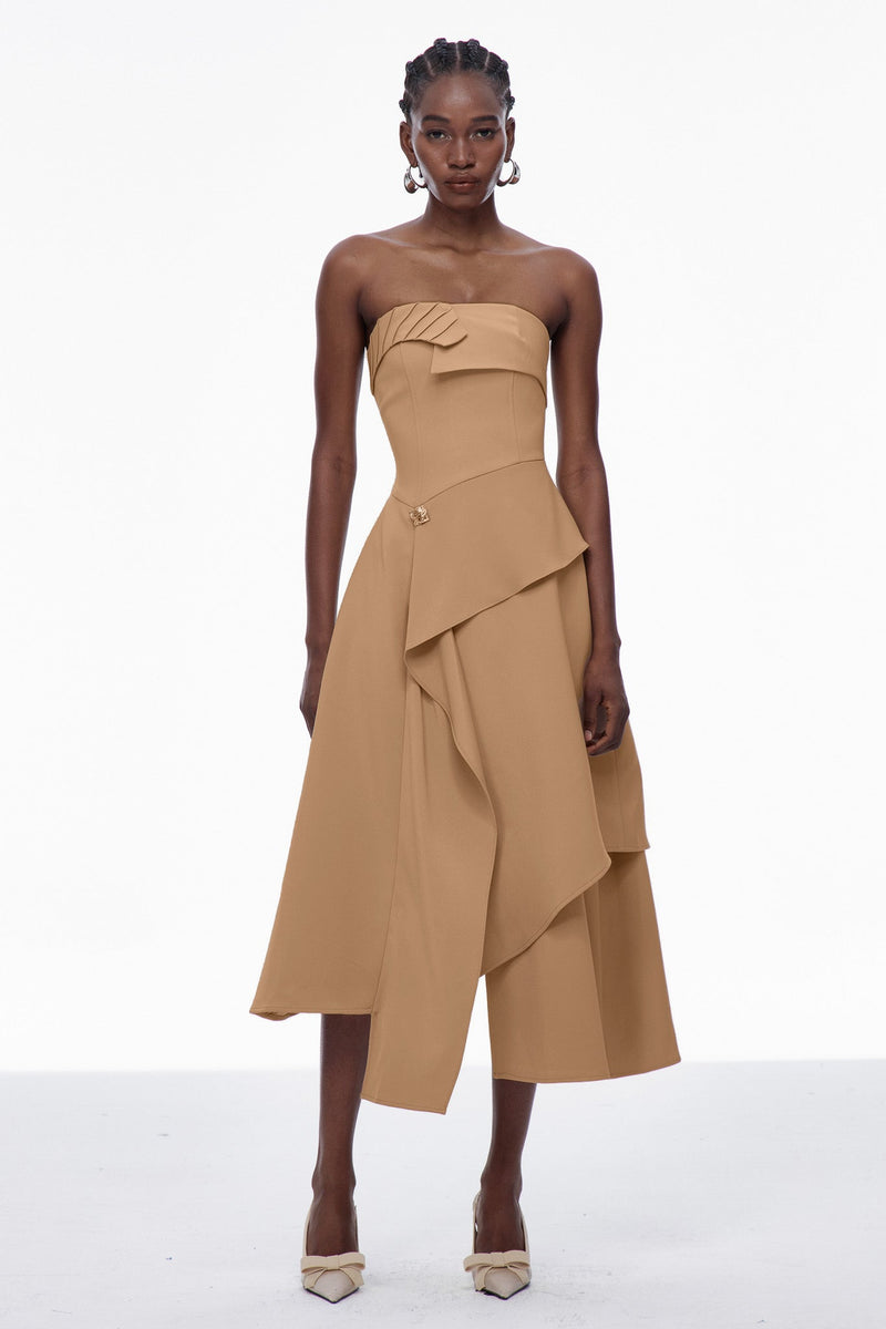 Well Tailored Dress with a Graceful Silhouette