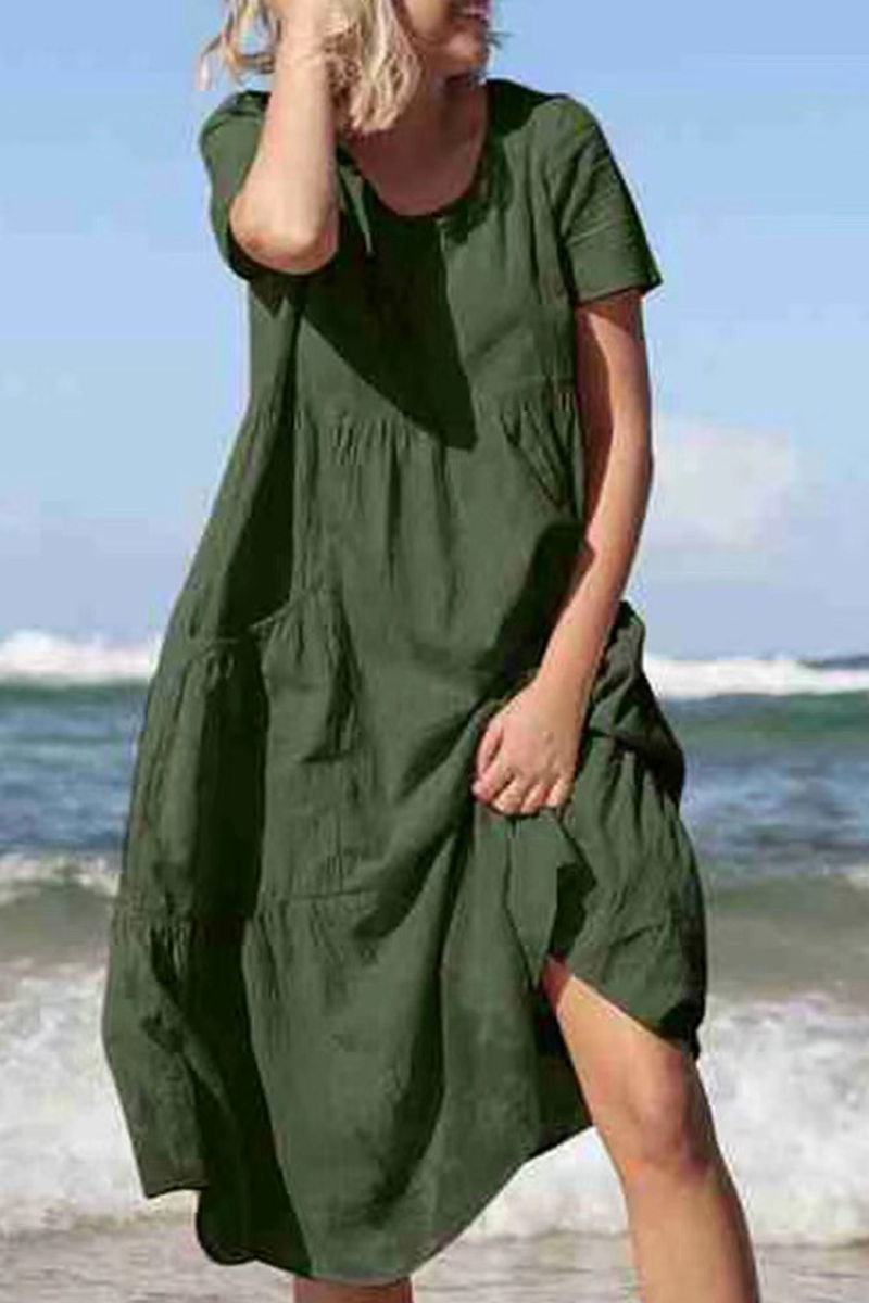 Effortlessly Elegant Dress with a Timeless Design