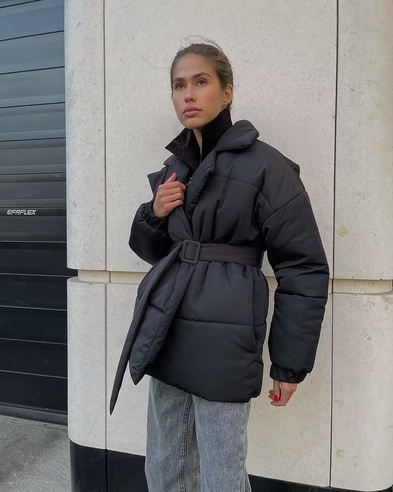 Effortlessly Elegant Jacket with a Timeless Design