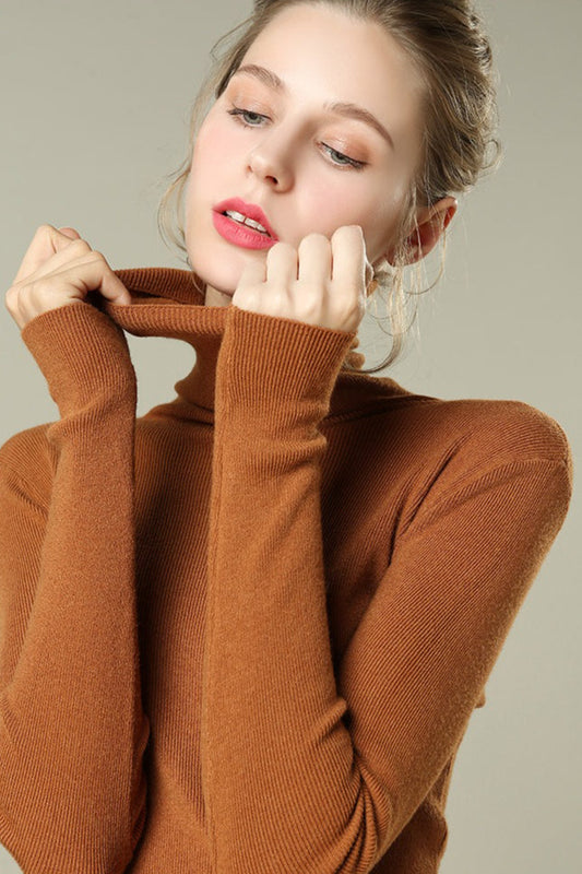 Well Tailored Top with a Graceful Silhouette