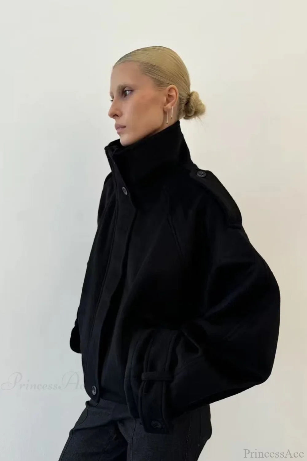 Beautifully Finished Coat in a Timeless Design