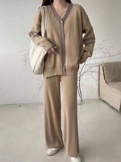 Effortlessly Elegant Pants with a Timeless Design